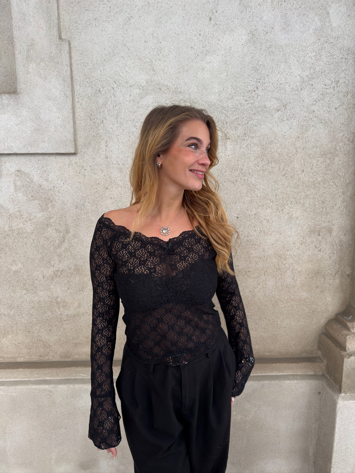 Lau Lace Blouse Black